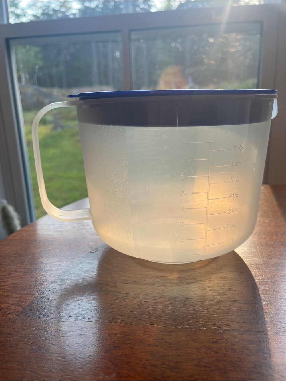 Tupperware mix’n store container